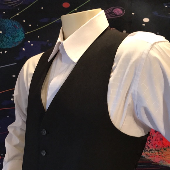 Black Vest - Picture 15 of 17